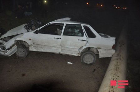 Sabirabadda “VAZ "-ın radar dirəyinə çırpılması nəticəsində polis əməkdaşı ölüb, digəri isə xəsarət alıb - YENİLƏNİB