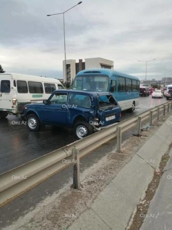 Sumqayıt yolunda iki avtobus toqquşdu: yaralananlar var - FOTO / VİDEO