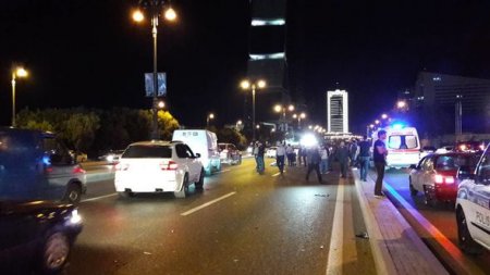 Bakıda 2 avtomobil toqquşub, 1 nəfər ölüb - FOTO/VİDEO