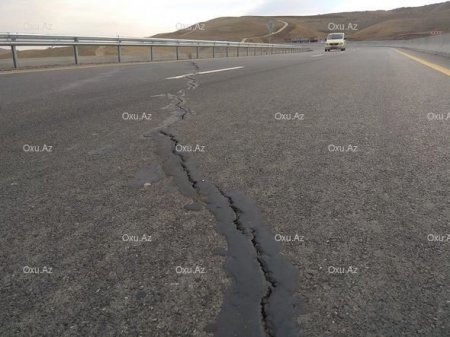 Yeni çəkilən Bakı-Şamaxı-Yevlax yolunda çatlar yarandı - FOTO/VİDEO