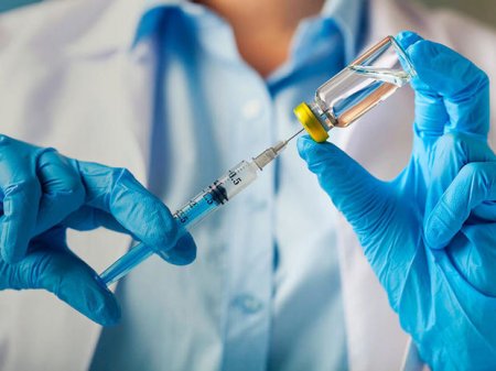 Qazaxıstanda koronavirusa qarşı peyvənd insan üzərində sınaqdan keçirildi
