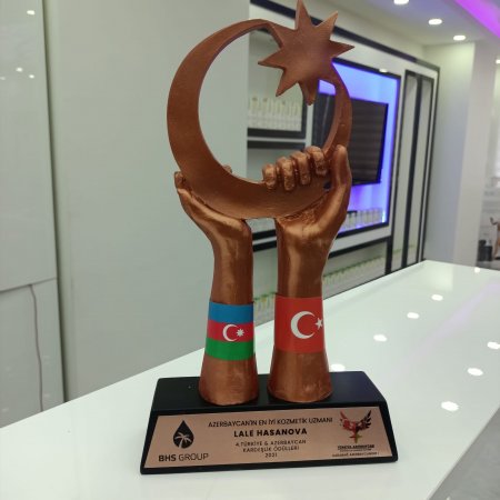 Türkiyədə   Azərbaycan'ın en iyi Kasmetoloqu  mükafatına laiq görüldü
