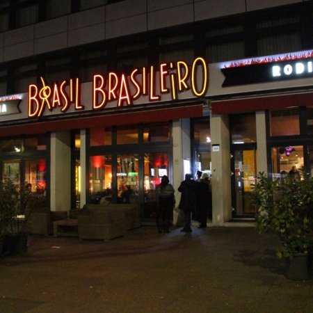 Azərbaycanlı deputatın Berlinin mərkəzindəki milyonluq restoranı - İLGİNC